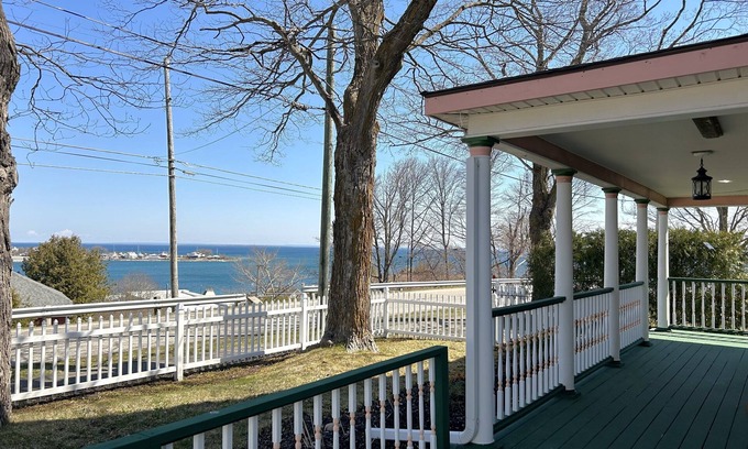 St Ignace House | St Ignace Getaway at Lady Mary Angeline – Family Friendly!