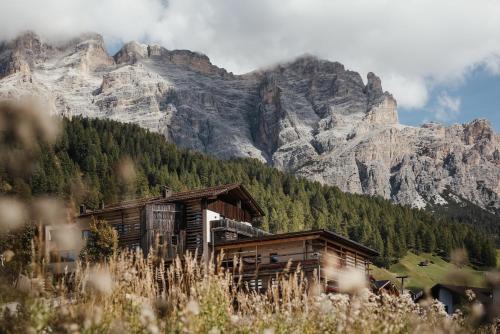 San Cassiano Hotel | Outstanding Lagació Hotel Mountain Residence with Ocean Views