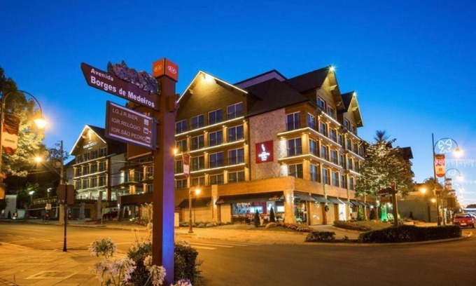 Gramado City Centre Apartment | Discover Laghetto Stilo Borges: Pet-Friendly Haven with Pool