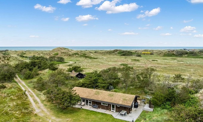 Rødhus House | Seaside Escape: "Lagho" - Oceanfront Haven with Spa