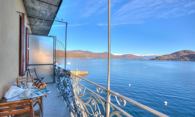 Arona Apartment | Enjoy Comfort at Lago Magico Pied Dans L' Eau, Arona
