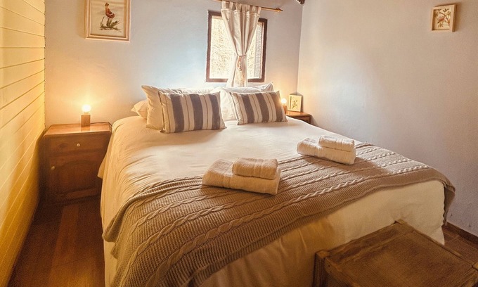 El Chalten Bed & Breakfast | Eco-Friendly Lago Viedma B&B with Spa & Family Amenities