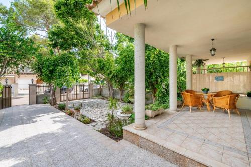 Alcudia Ski Chalet | Experience Lago y Playa: 4-Star, Child-Friendly Retreat