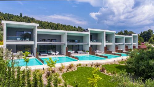 Lagomandra Resort | Lagomandra Suites: Private Pools & Oceanfront Getaway