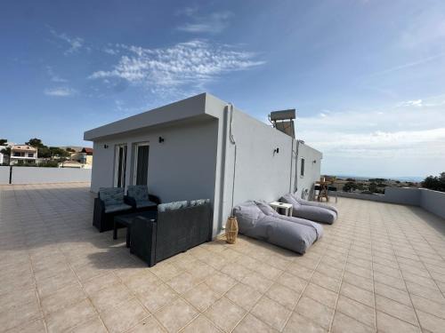 Saronikos Apartment | Child-Friendly Getaway at Lagonisi Penthouse Retreat