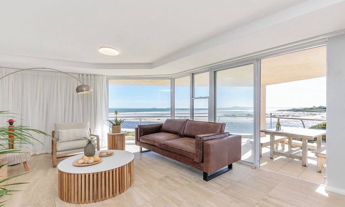 Lagoon Beach Apartment | Relaxing Lagoon Beach APT 127 with Pool & Kitchen Access