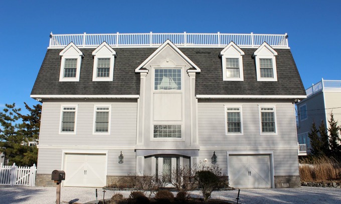 High Bar Harbor House | Oceanfront Retreat: Lagoon Front Paradise at High Bar Harbor