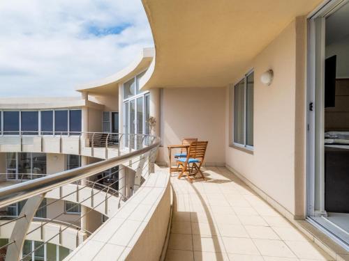 Lagoon Beach Apartment | Lagoon Shoreline Penthouse