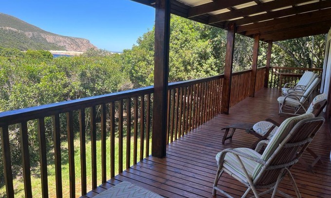 Nature's Valley House | Lagoon View: 4-Star Retreat with Private Beach Access