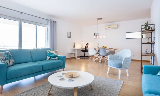 Telheiro Apartment | Work-Friendly Lagos Apartment with Breakfast & Kitchen Access