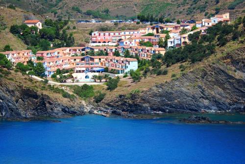 Cerbere Resort | Lagrange Grand Bleu Vacances – Résidence Le Village des Aloès