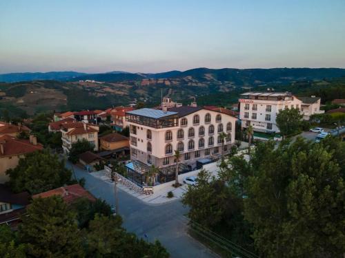 Altinova Hotel | Beachfront Getaway at Lagun Palas with Ocean Views