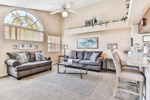Kissimmee Apartment | Dream Condo at Laguna Bay: 4-Star Retreat with Pool & Hot Tub