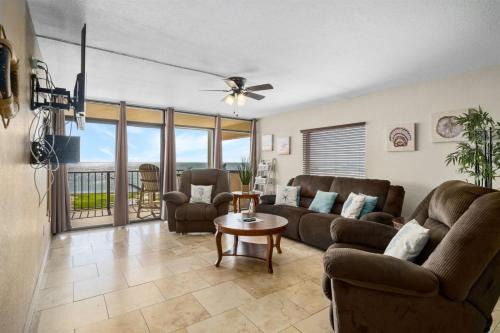 Rockport Apartment | Grandview Hotel: 4-Star Stay with Pool & Hot Tub Amenities