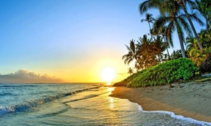 Historic Lahaina Front Street House | Exclusive End of Summer Special at Baby Beach Resort