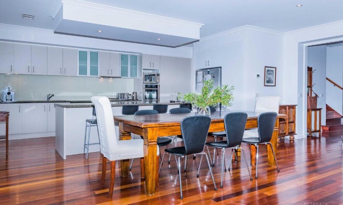 Torquay House | Family-Friendly Lahinch Mews with Top Guest Ratings