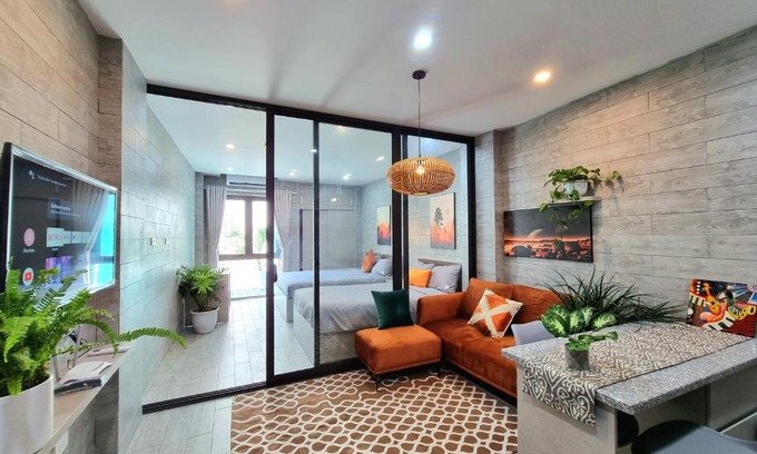 Old Quarter Apartment | Discover LaHomestay Hàng Đậu: Family-Friendly Retreat