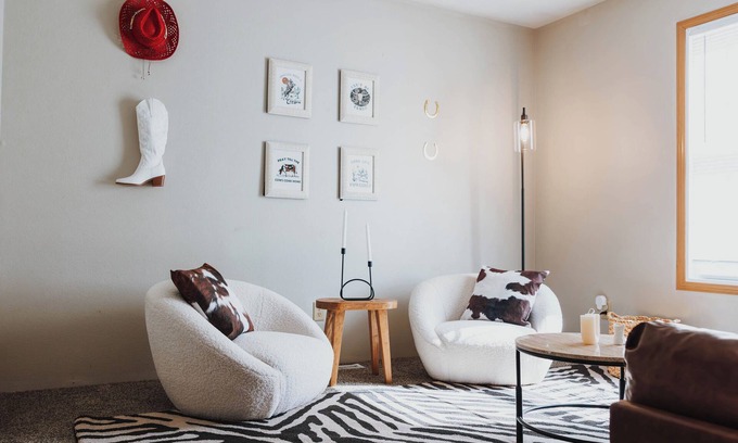 Lincoln House | Relaxed Industrial Chic Hotel with Game Room & Kitchen