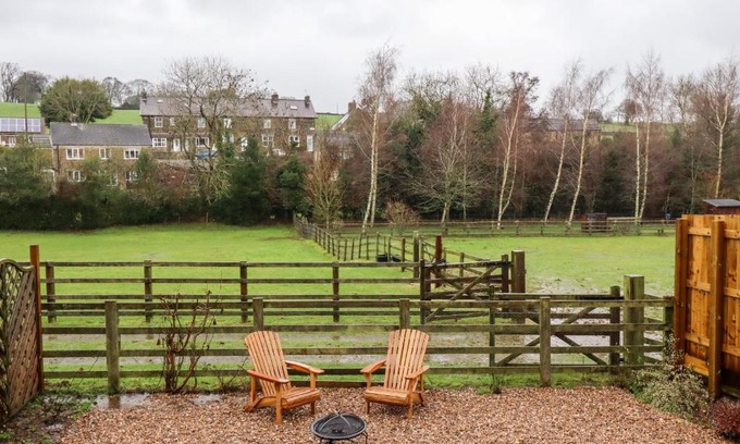 Ripley House | Pet-Friendly Retreat at Lair Close Cottage - 4-Star Comfort