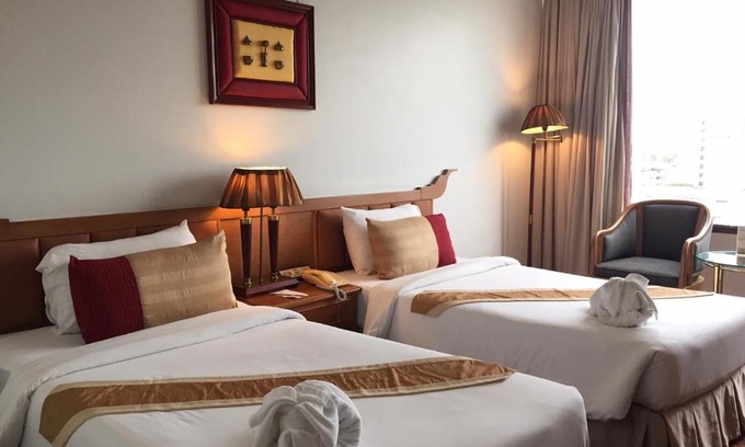 Nai Mueang Hotel | Comfortable Stay at Laithong Hotel with Pool & Family Amenities