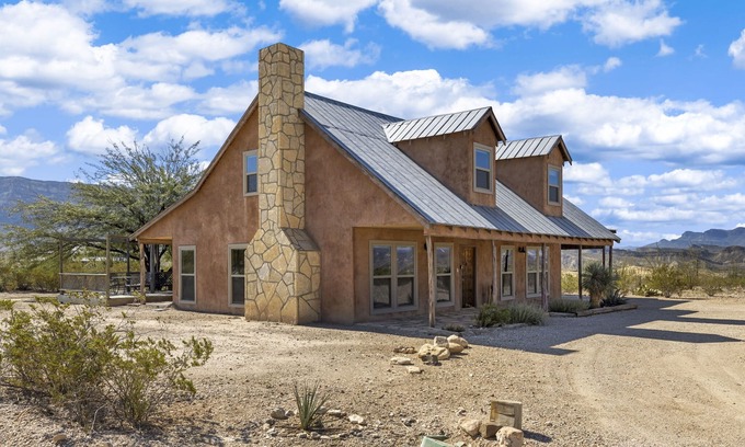 Lajitas House | Guest Rated: 9.6 - Lajitas Casa Grande with Family Amenities