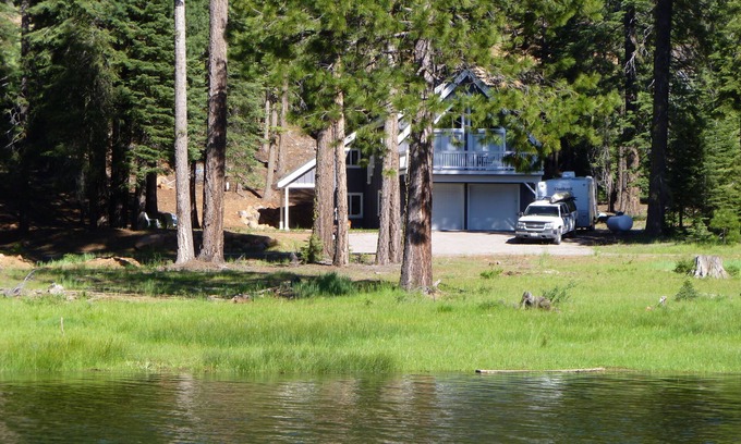 Lake Almanor West House | Lake Almanor West: Waterfront Cabin with Scenic Views