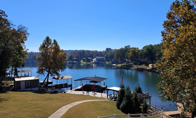 Cherokee Village House | Tranquil Lake Rental with Pool and Pet-Friendly Amenities