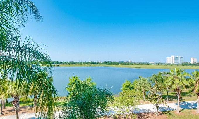 Florida Central Atlantic Coast Condo | Beautiful Vista Cay 3 Bed, 2 Bath with Pool & Spa Access