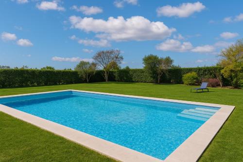 Crociale Apartment | Lake and Sun, Garda Bliss with Pool