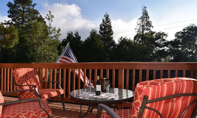 Cedar Glen Cottage | Unforgettable Lake Arrowhead Holiday Hideaway Near the Water