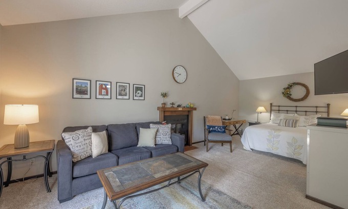 Innsbrook Condo | Experience Lake Aspen Overlook with Oceanfront Pool Access