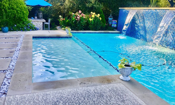 Greenshores House | Indulge at Lake Austin with Private Pool & Ocean Views