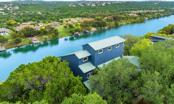 Apache Shores House | LAKE AUSTIN RETREAT - BEST VIEWS ON THE LAKE - ONE YEAR RENTAL ONLY