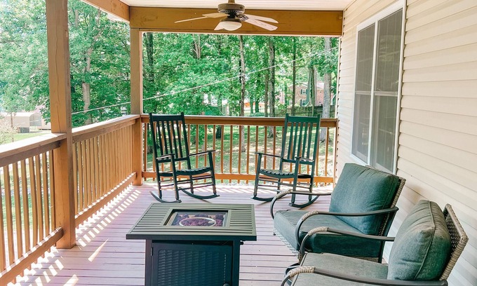 Cadiz House | Renovated Lake Home with Pool & Boat Parking for Families
