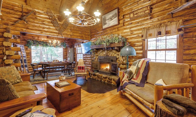 Lake Luzerne Cabin | Idyllic Lake Luzerne Cabin with Beach Access & Spa Amenities