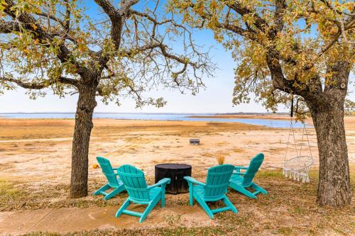 Burnet House | Discover Lake Buchanan Living: Family-Friendly Retreat Awaits