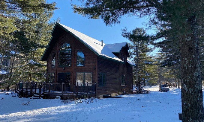 Holcombe House | Lake Cabin on Holcombe Flowage: Scenic Views & Hiking