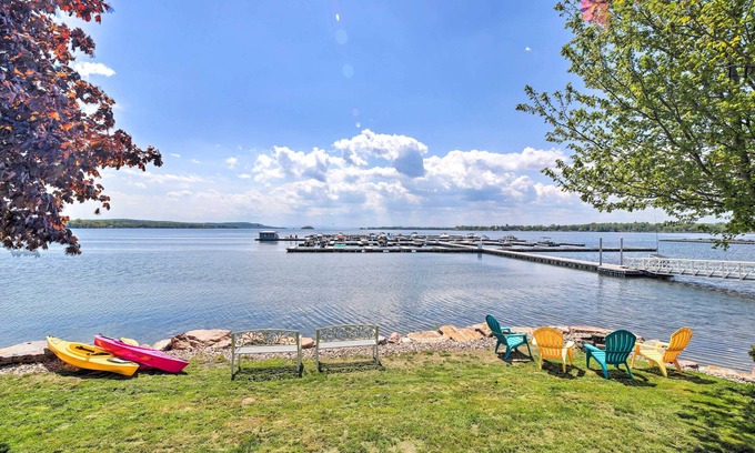 St. Albans House | Lake Champlain Retreat: Kayaks, Fire Pit & Ocean Views!