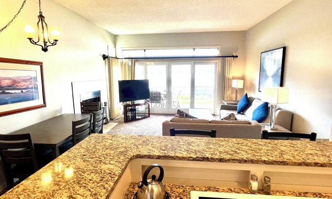 Chelan Resort | Family-Friendly Lake Chelan Shores Lakefront Condo Retreat