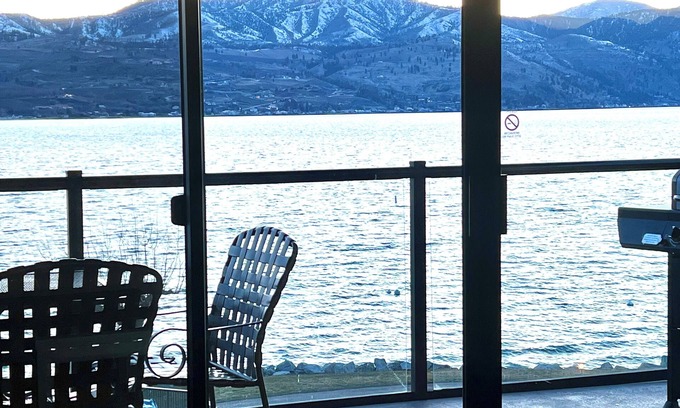 Chelan Resort | Child-Friendly Lake Chelan Shores Lakefront Retreat