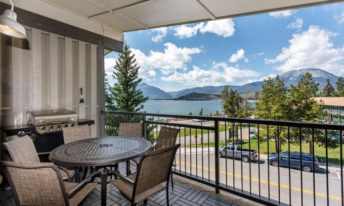 Dillon House | Discover Lake Cliffe E-305: Family-Friendly Getaway