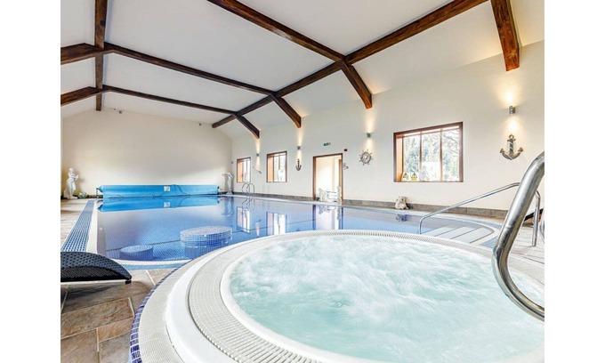 Endon Cottage | Tranquil Lake Cottage: Guest Rated 10/10 with Private Pool