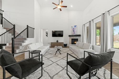 Little Elm House | Lake Cove Retreat