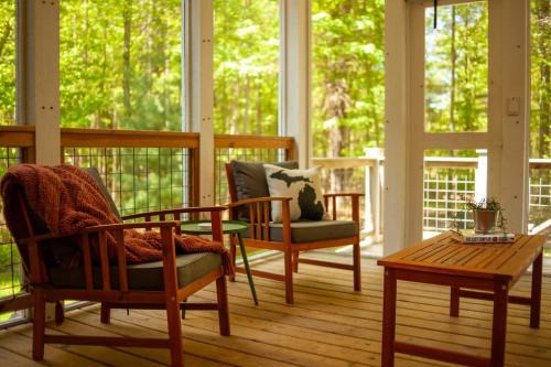 Holland House | Lake Effect Lodge: 4-Star Retreat Near the Beach!