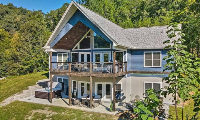 Tazewell House | Experience Lake Effect on Norris Lake: Guest Rated 9.8