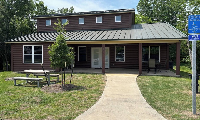 Frisco House | Lake Escape - 20 Person Bunkhouse