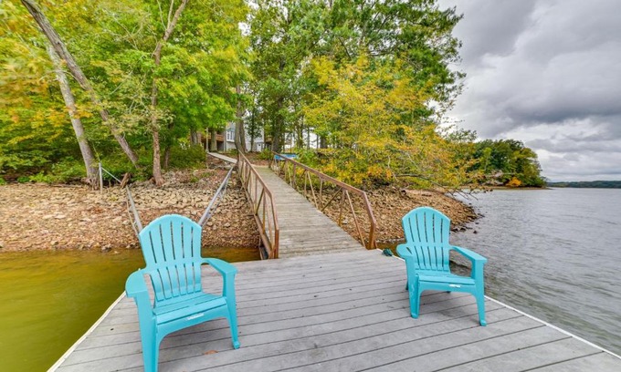 Cadiz House | Family-Friendly Lake Retreat with Deep Water Dock Access