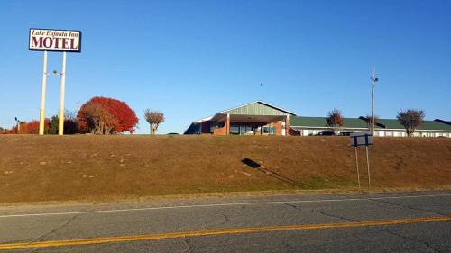 Checotah Hotel | Lake Eufaula Inn & Suites