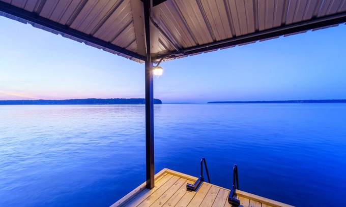 Morris House | Waterfront Retreat at Paradise Point - Top-Rated Getaway