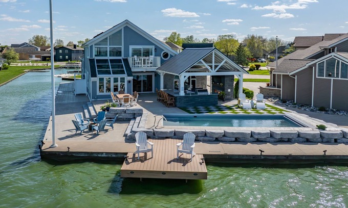 St. Marys House | Exquisite Lakefront Retreat with Pool & Boat Docks